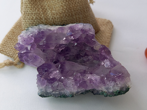 Améthyste cristaux violet clair